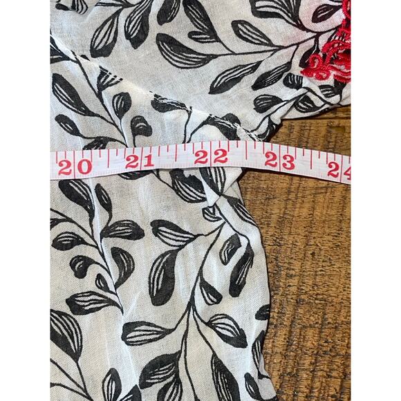 Womens J Jill Black White Red Tassel Embroidered Floral‎ Boho Peasant Top MP - Picture 7 of 9